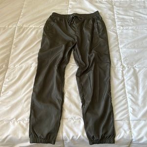 Olive windbreaker joggers from Fashionnova. Size xs